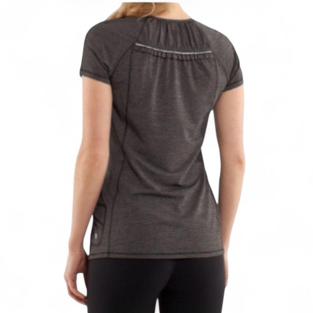 Lululemon Run Wild Reflective Short sleeve Tech Tee 10 EUC - Picture 2 of 8